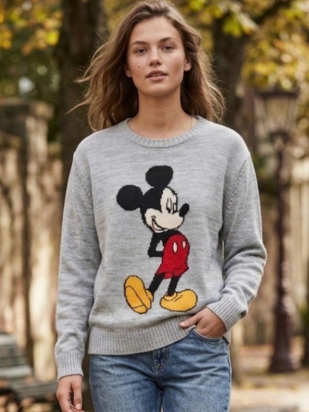 H&M Divided Disney Mickey Mouse Gray Graphic Knit Crewneck Sweater XS
